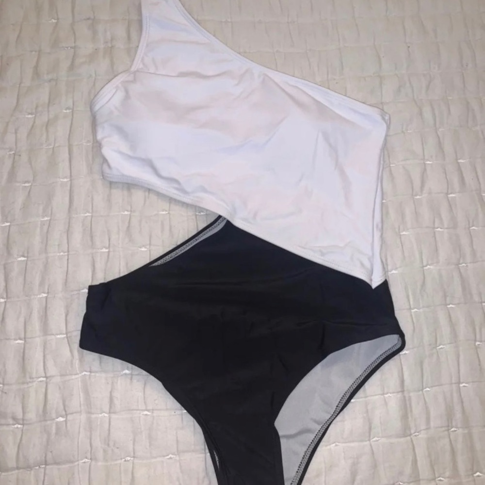 Super cute one piece swimsuit